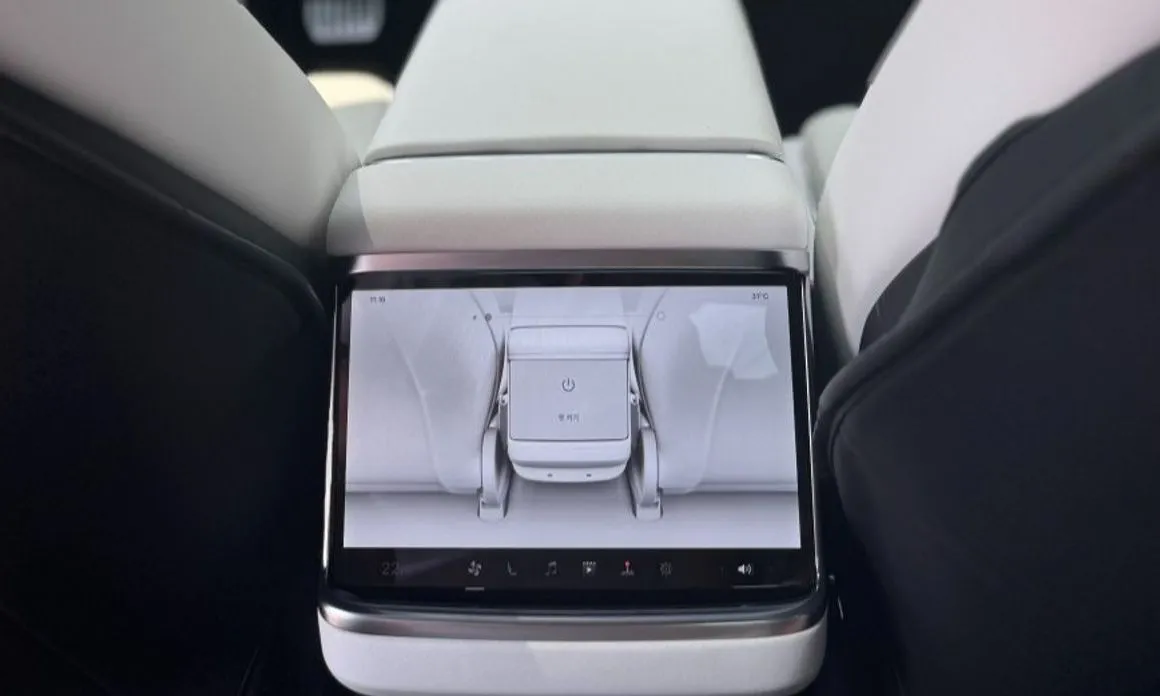 Tesla Model S — фото 10