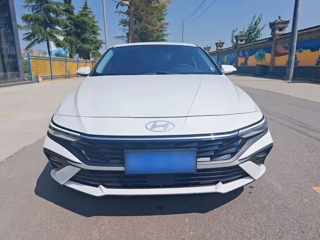 Hyundai Elantra — фото 5