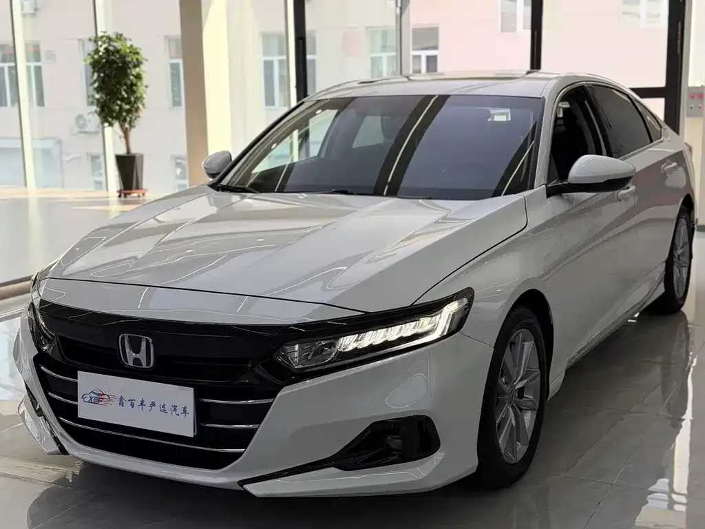 Honda Accord — фото 1