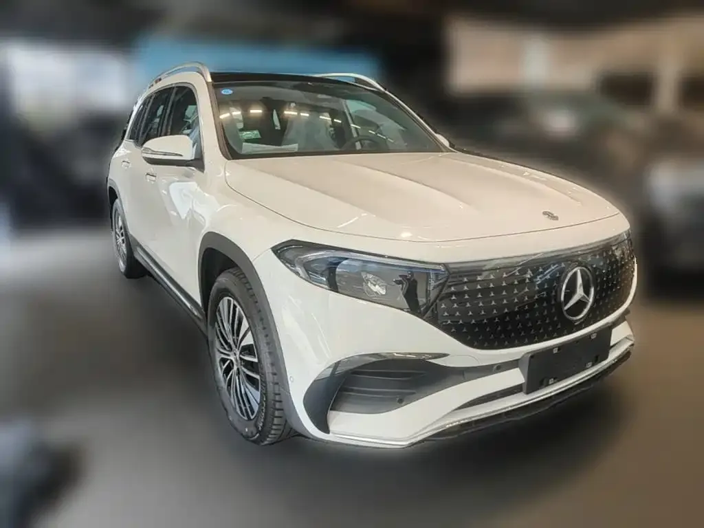 Mercedes-Benz EQB — фото 10