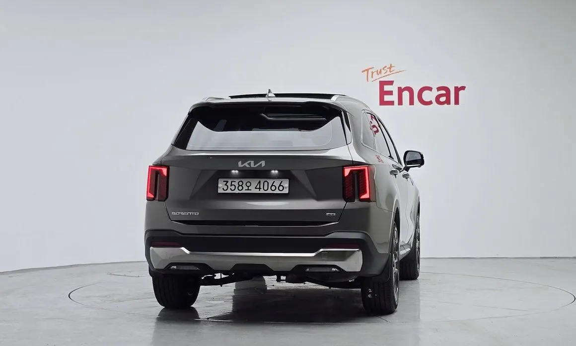 Kia Sorento — фото 10