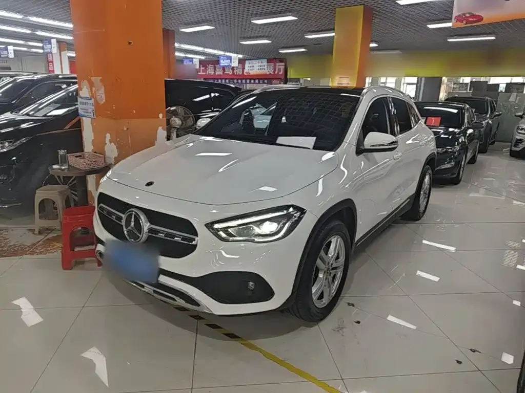 Mercedes-Benz GLA — фото 1