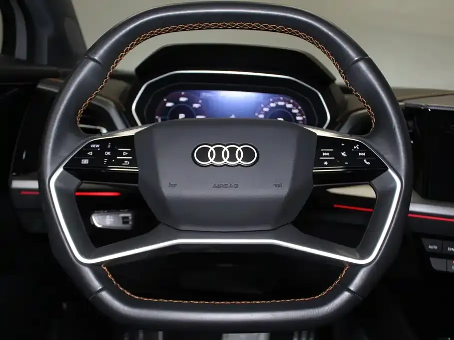 Audi Q4 e-tron — фото 10