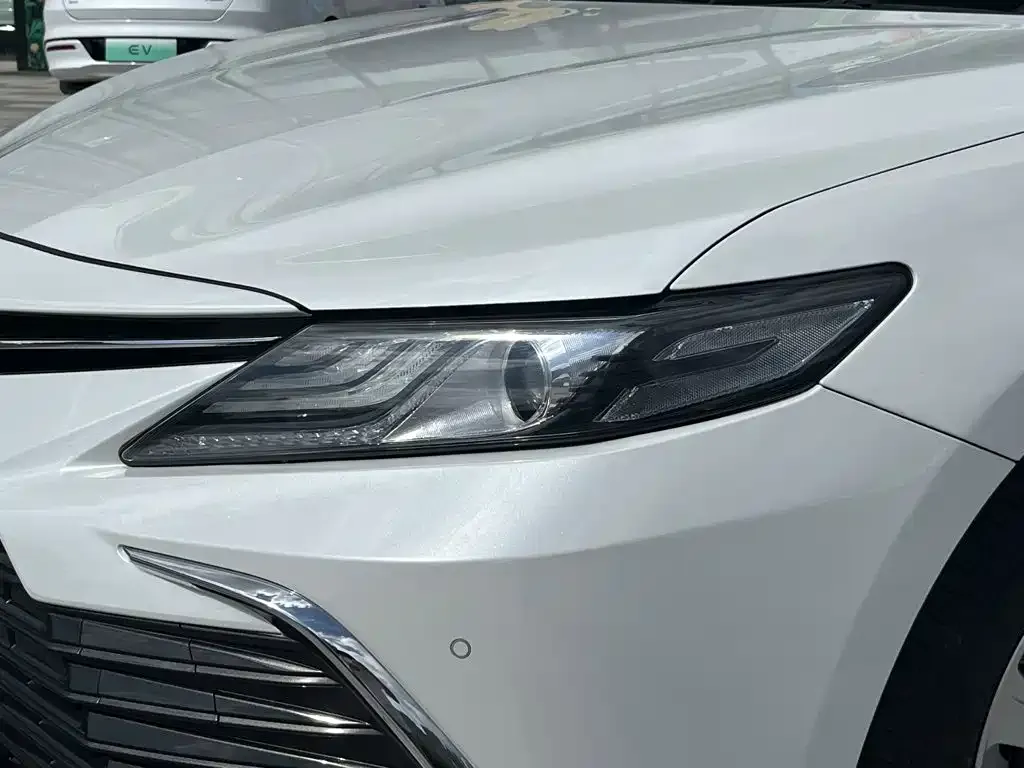 Toyota Camry — фото 6