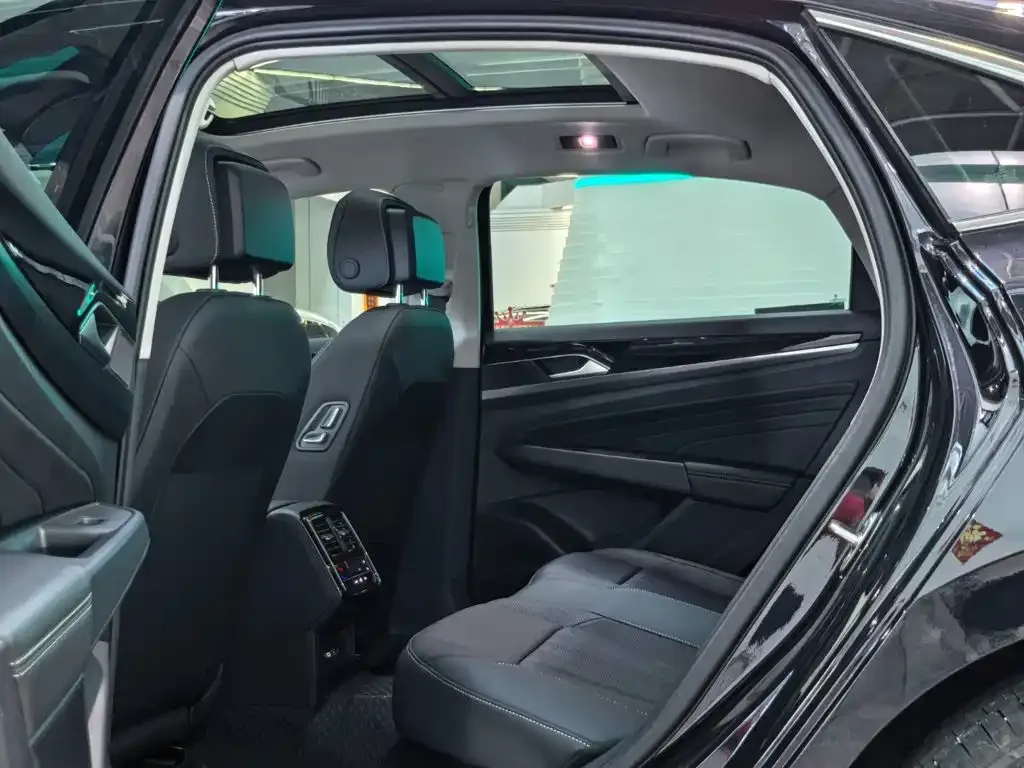 Volkswagen Passat — фото 6