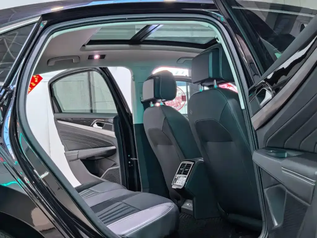 Volkswagen Passat — фото 7
