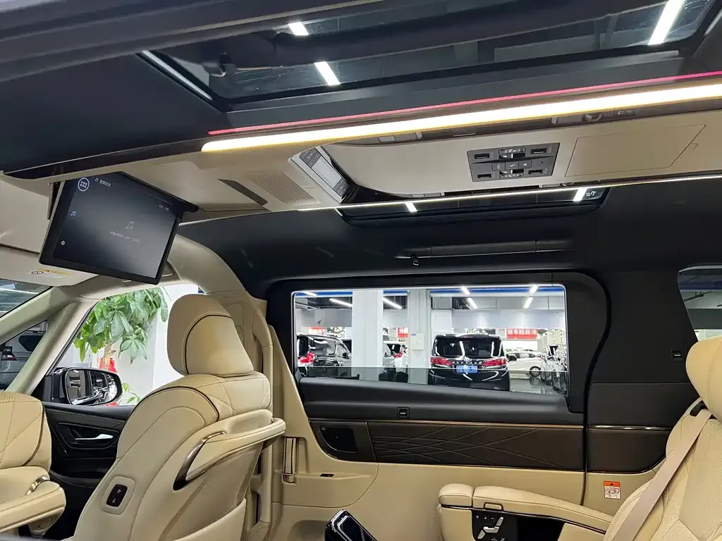 Toyota Vellfire — фото 4