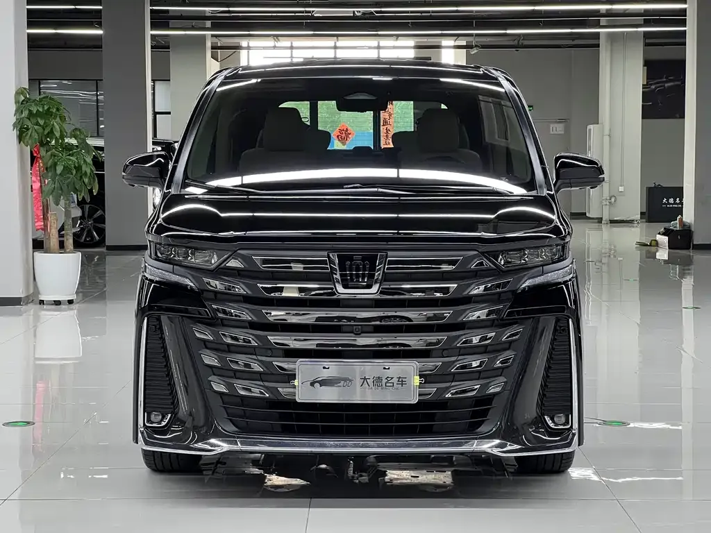 Toyota Vellfire — фото 3