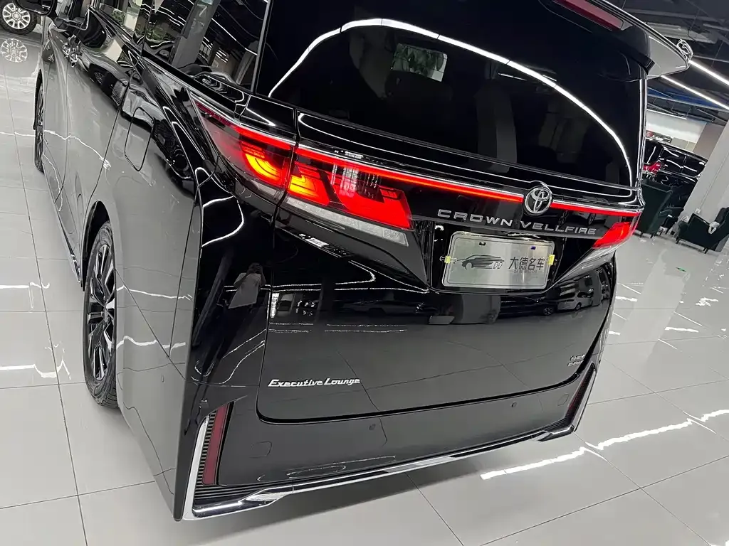 Toyota Vellfire — фото 5