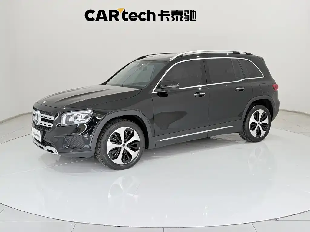 Mercedes-Benz GLB — фото 1