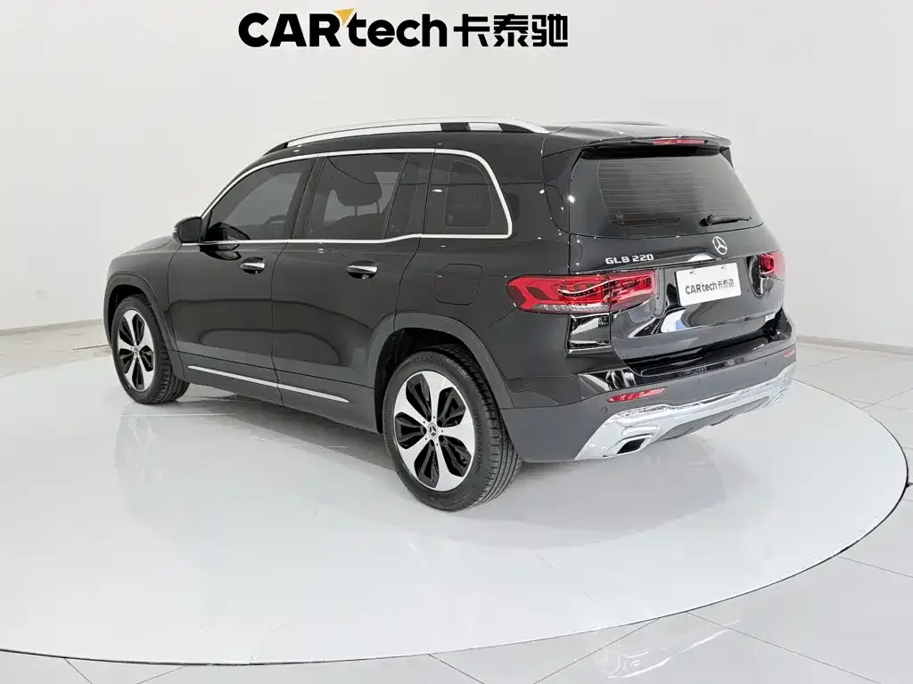 Mercedes-Benz GLB — фото 10