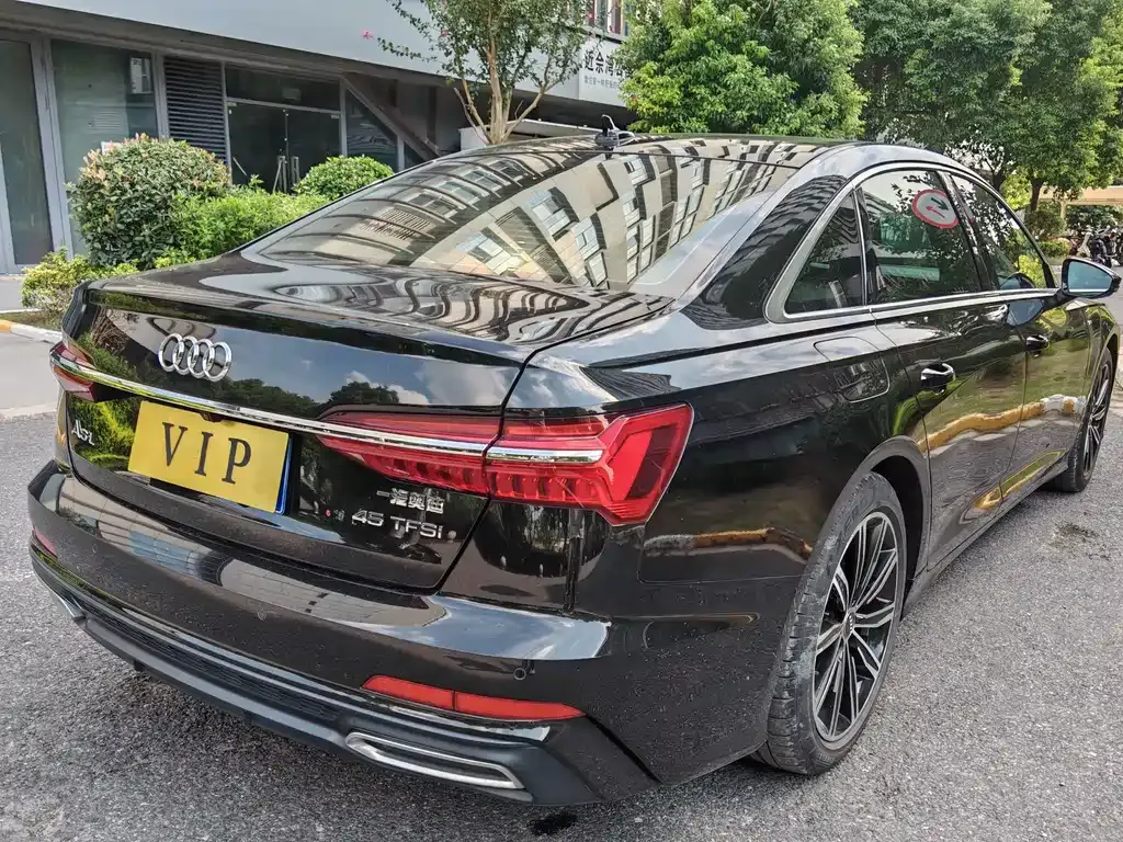 Audi A6L — фото 10