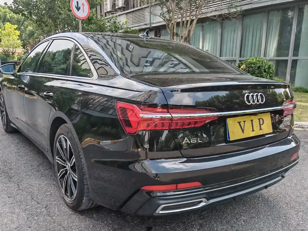 Audi A6L — фото 9