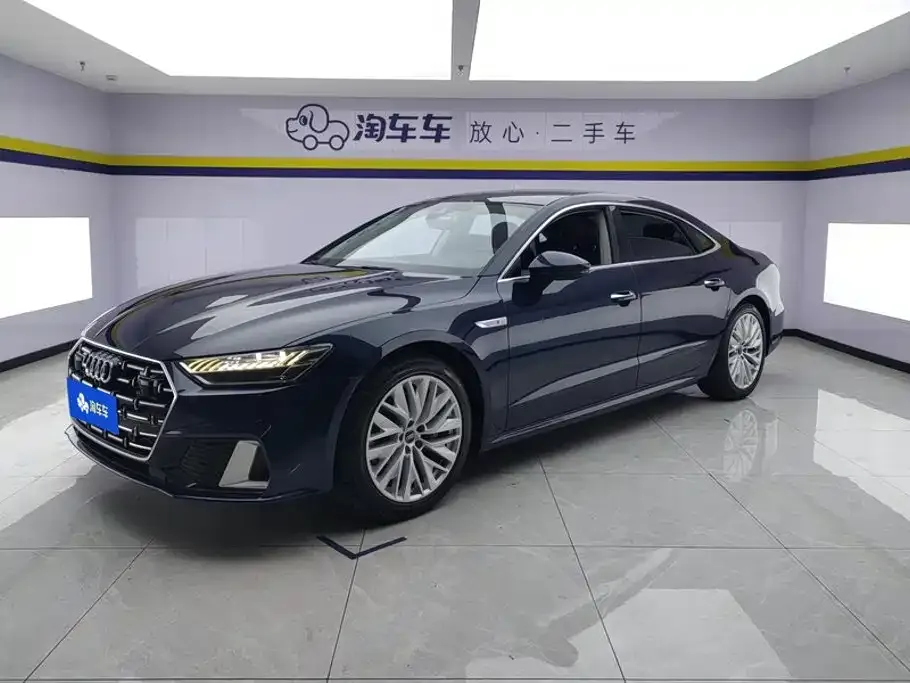 Audi A7L — фото 1