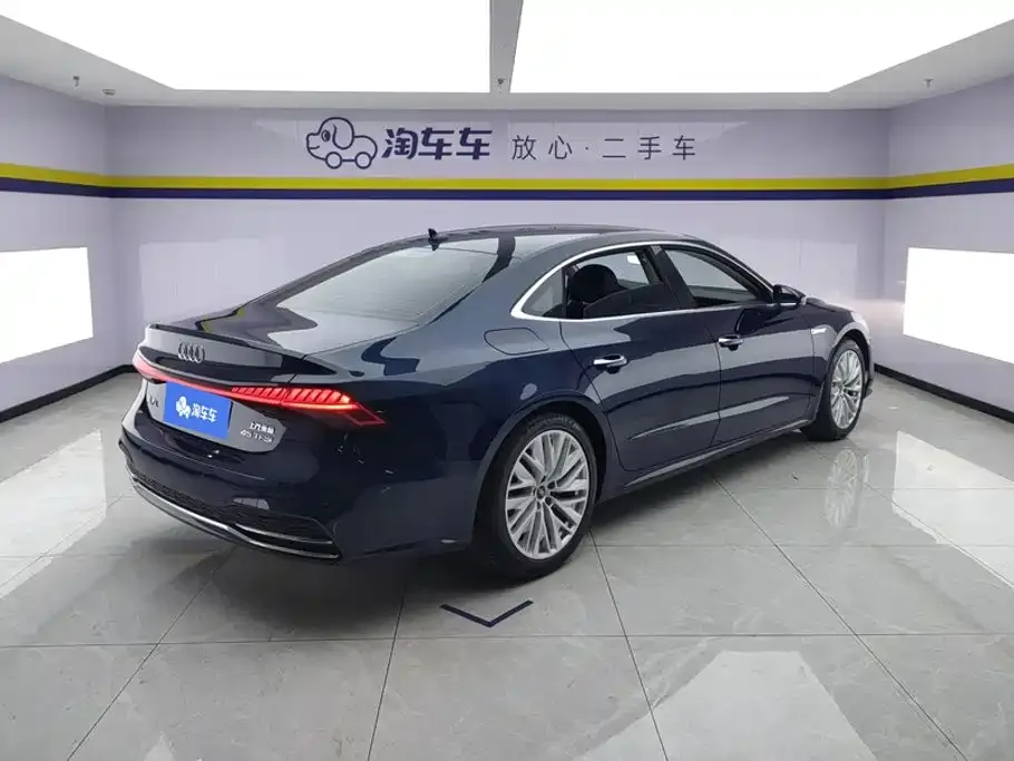 Audi A7L — фото 5
