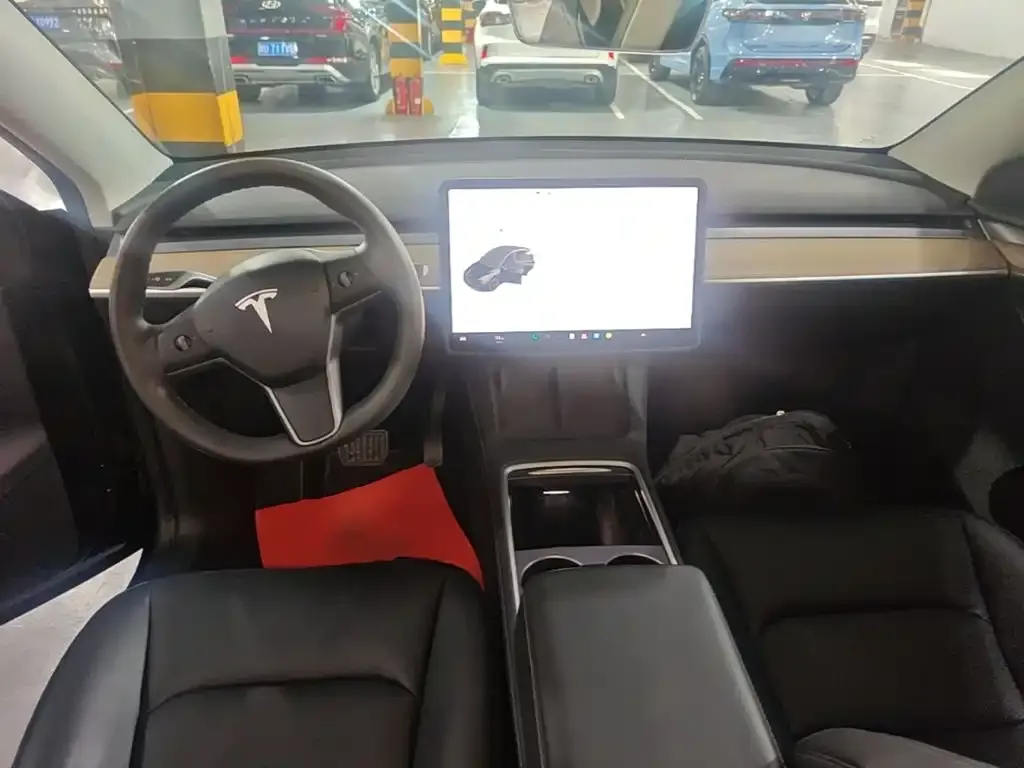 Tesla Model Y — фото 4