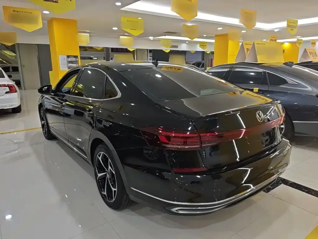 Volkswagen Passat — фото 6