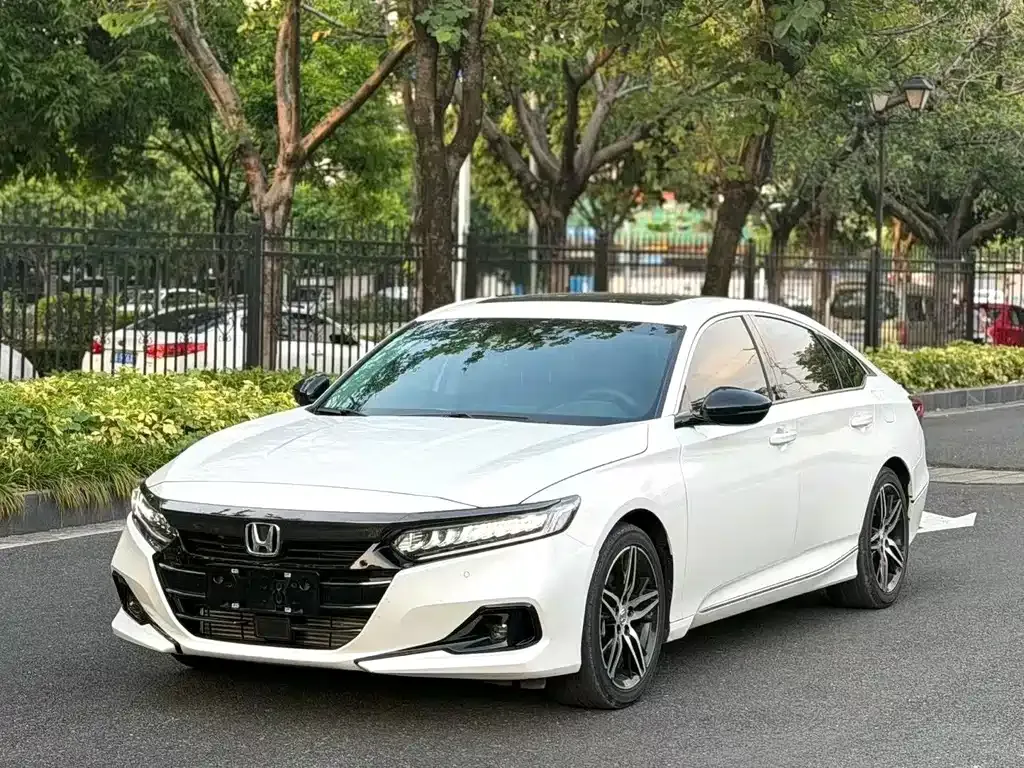 Honda Accord — фото 1