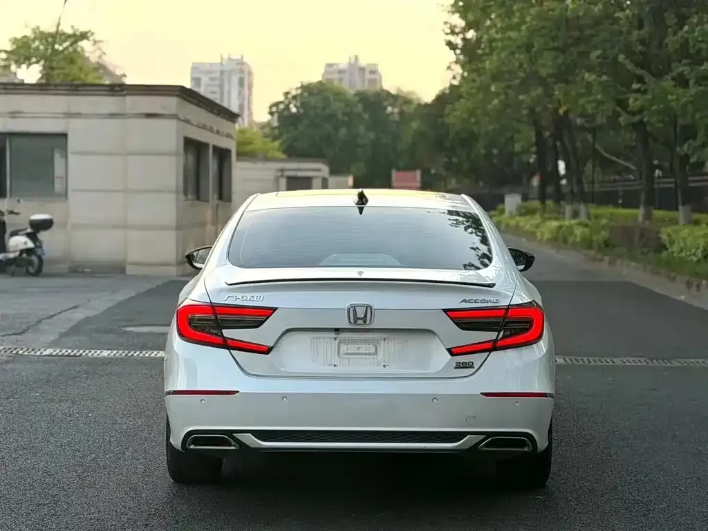 Honda Accord — фото 6
