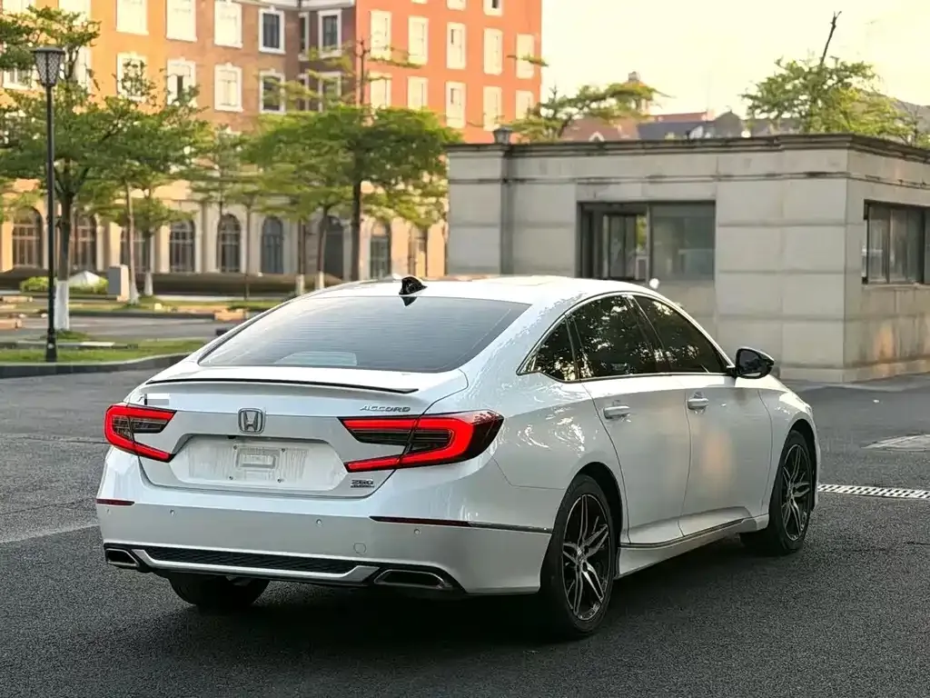 Honda Accord — фото 5