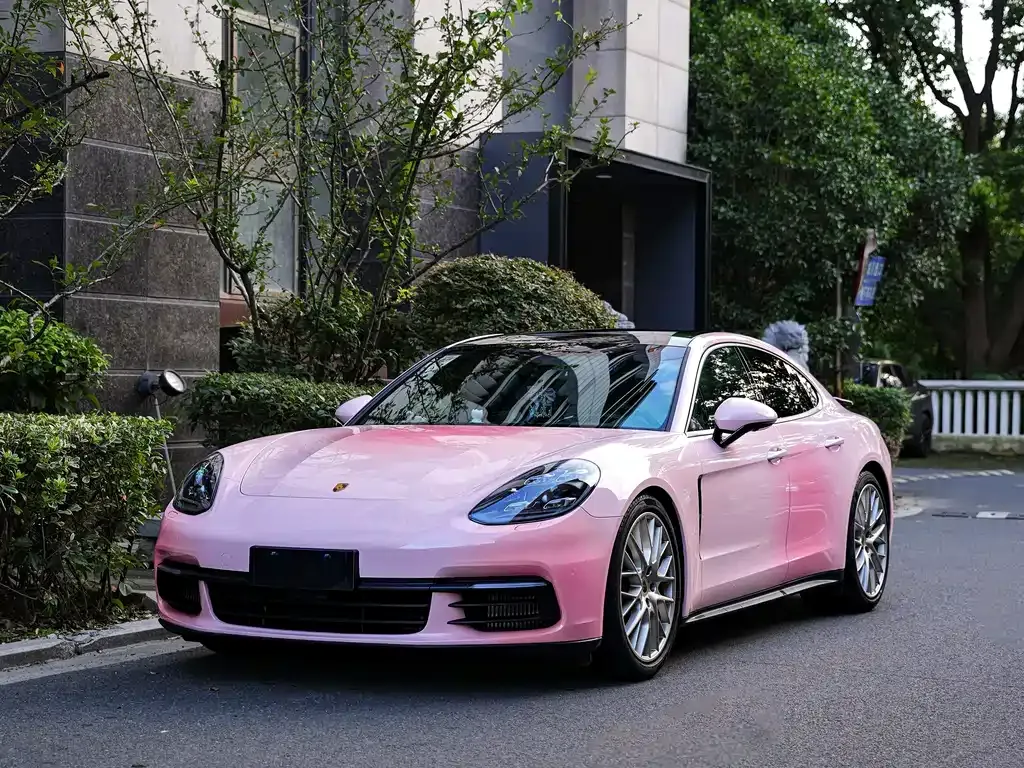 Porsche Panamera — фото 1