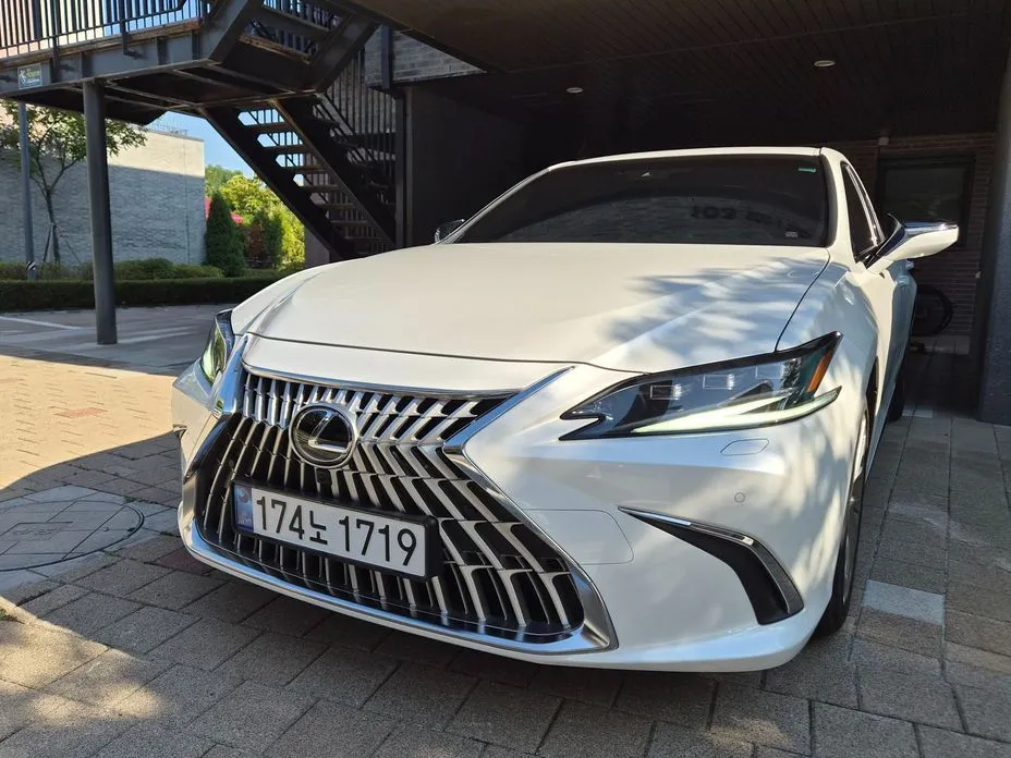 Lexus ES — фото 1