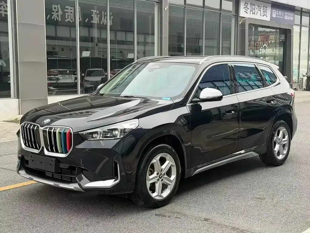 BMW X1 — фото 1