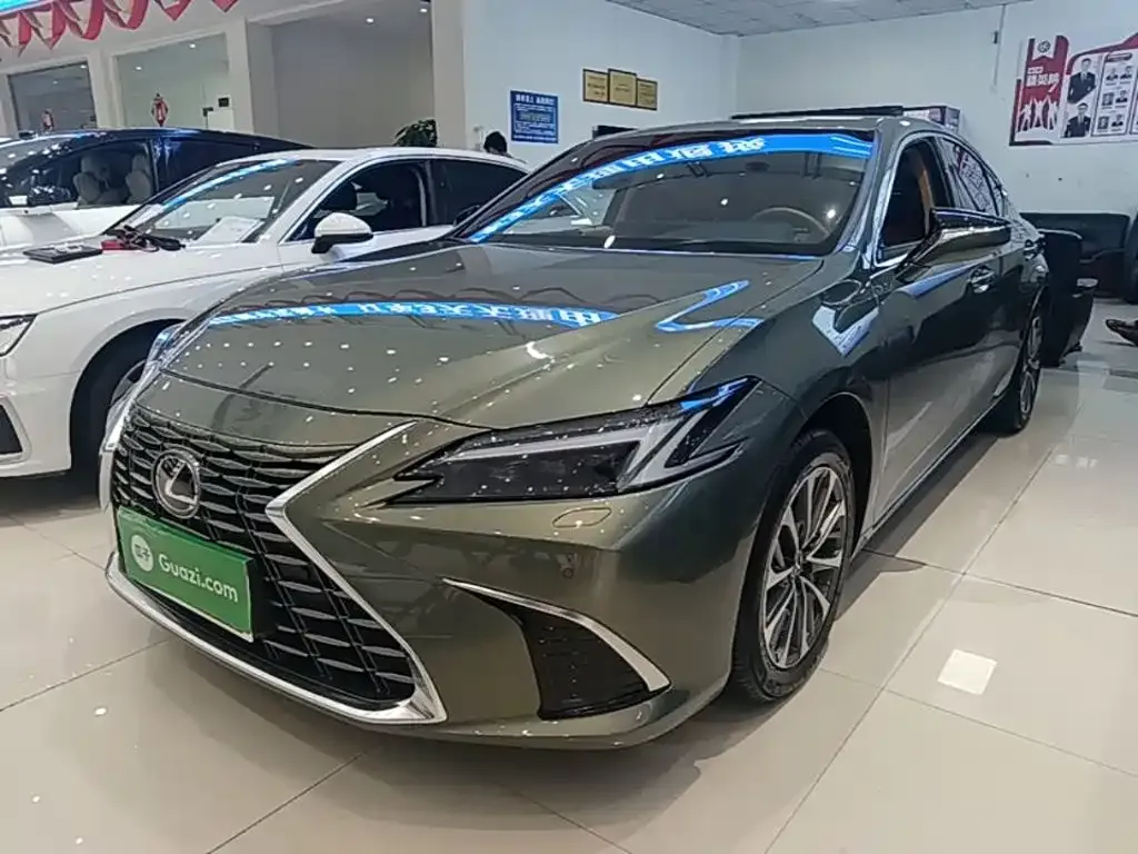 Lexus ES — фото 1