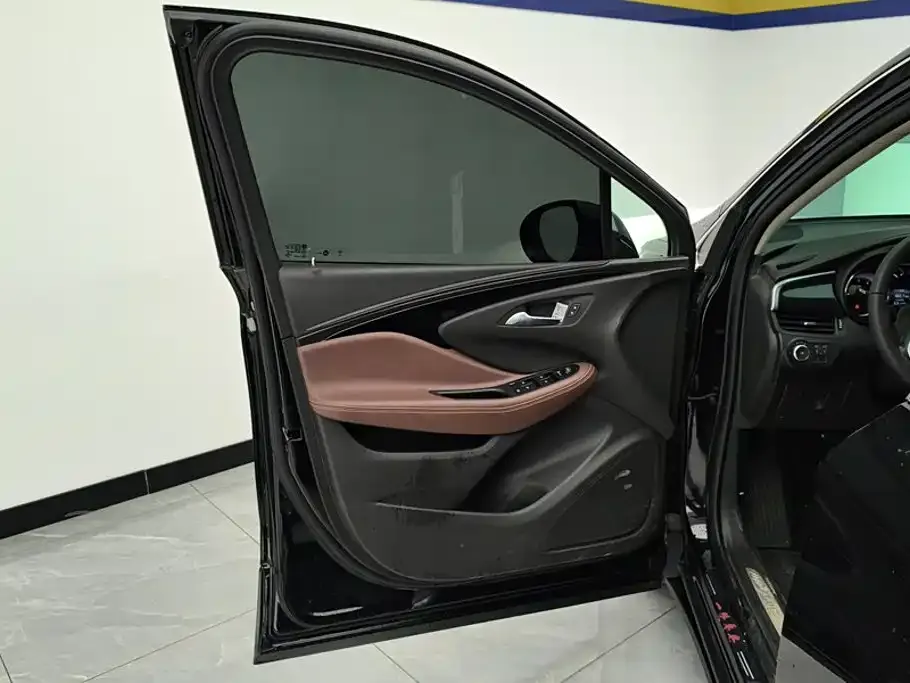 Buick Envision Plus — фото 3