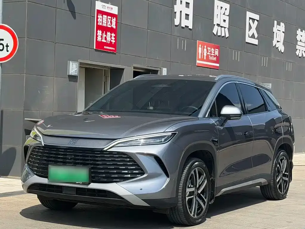 BYD L DM-i — фото 1