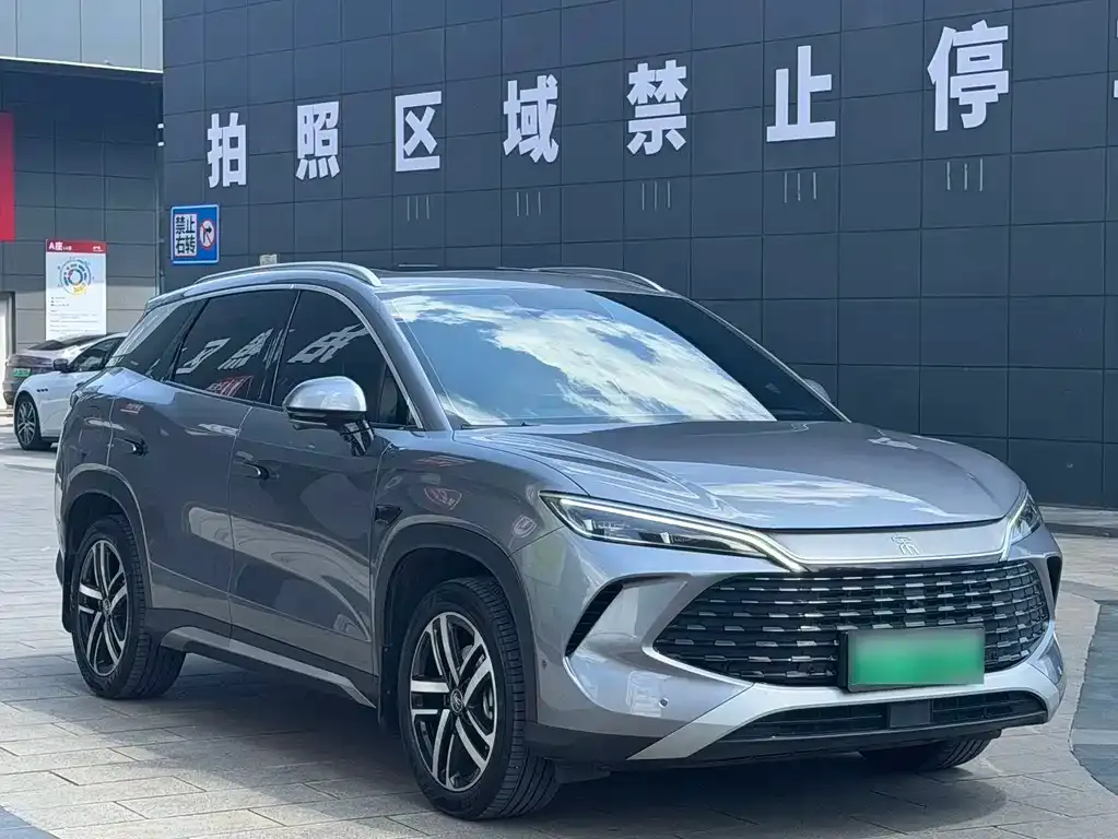BYD L DM-i — фото 5