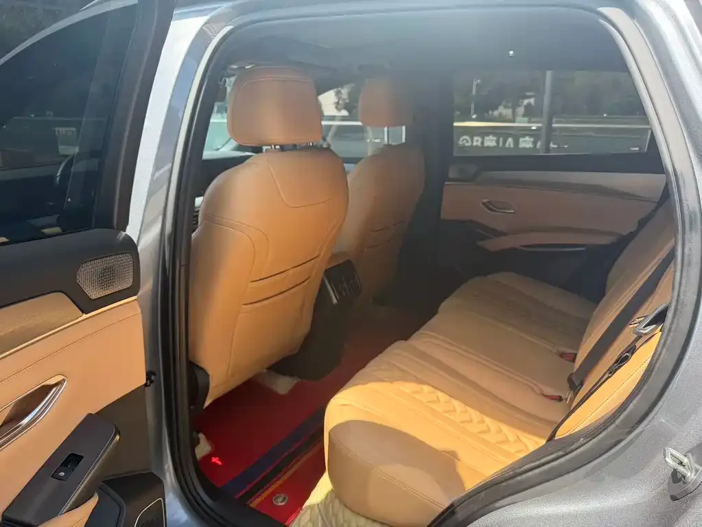 BYD L DM-i — фото 3