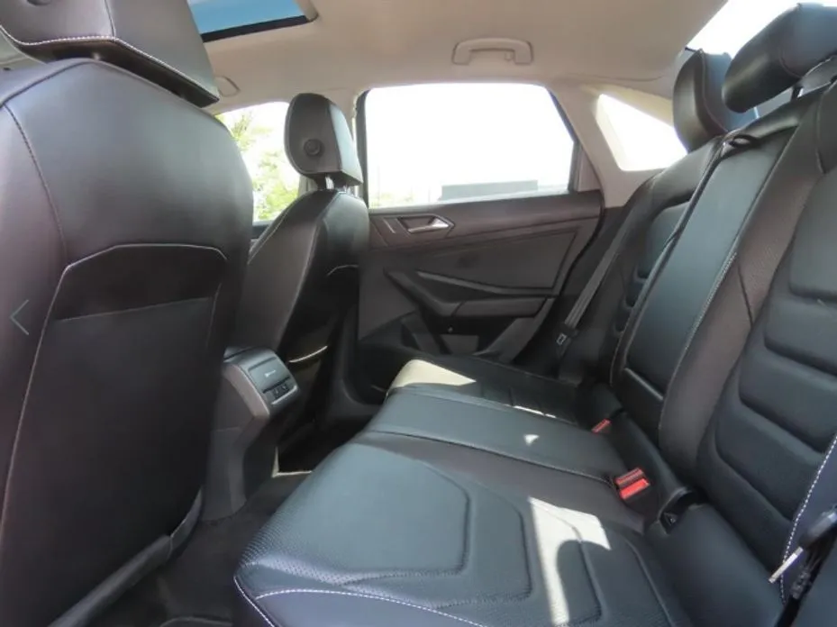 Volkswagen Jetta — фото 2
