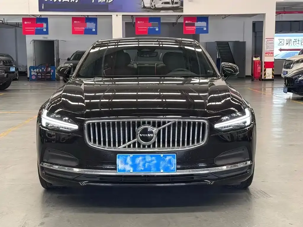 Volvo S90 — фото 1