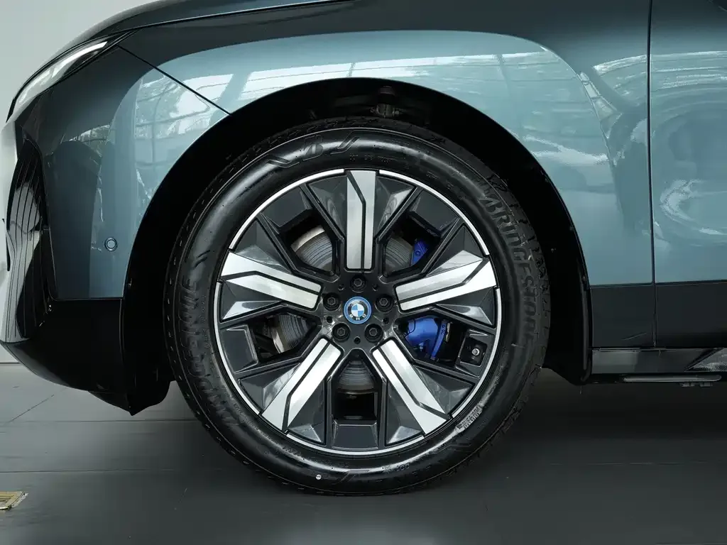 BMW iX — фото 10