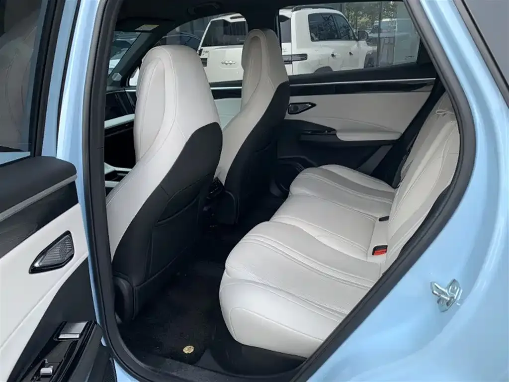 Geely Galaxy L7 — фото 4