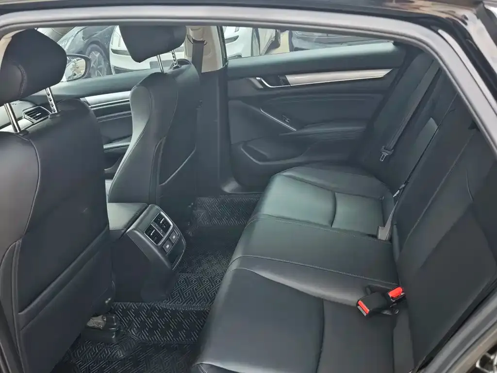 Honda Accord — фото 2