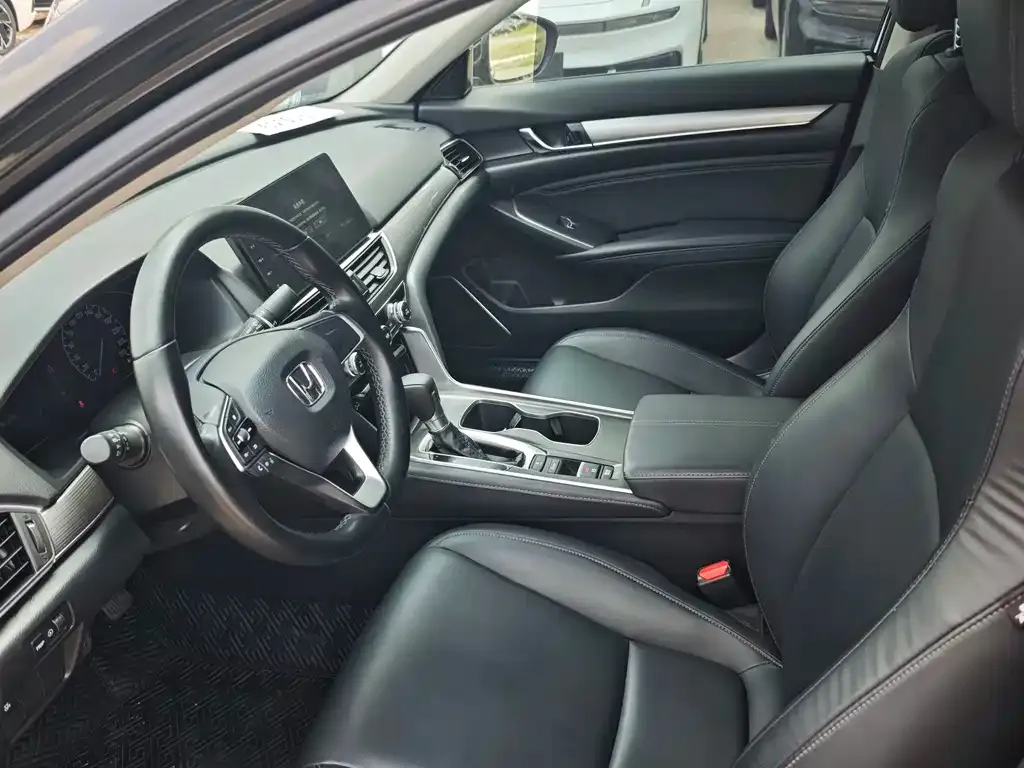 Honda Accord — фото 7