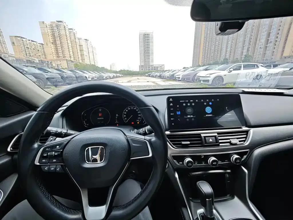 Honda Accord — фото 8
