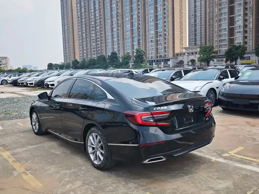 Honda Accord — фото 4