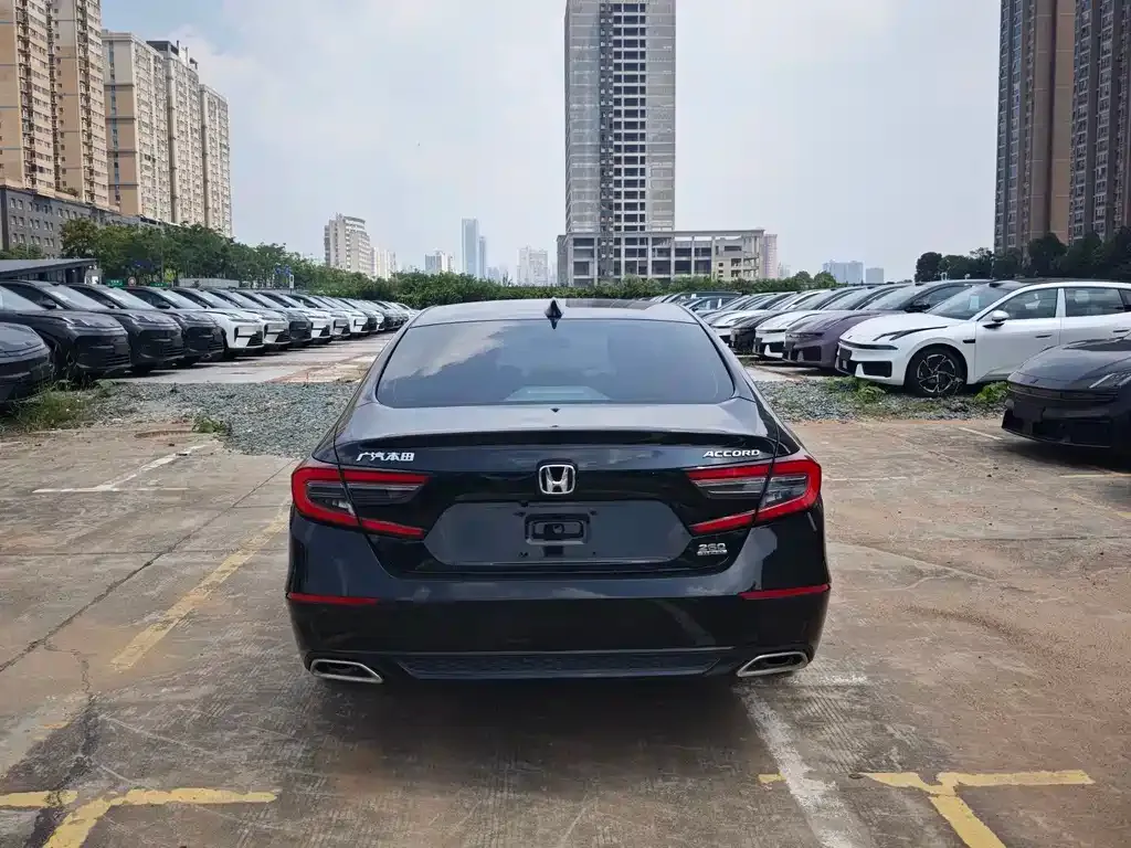 Honda Accord — фото 3