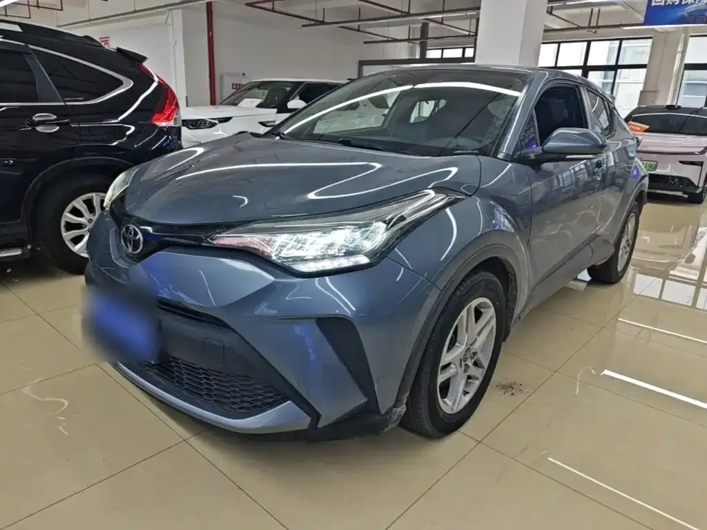 Toyota C-HR — фото 1
