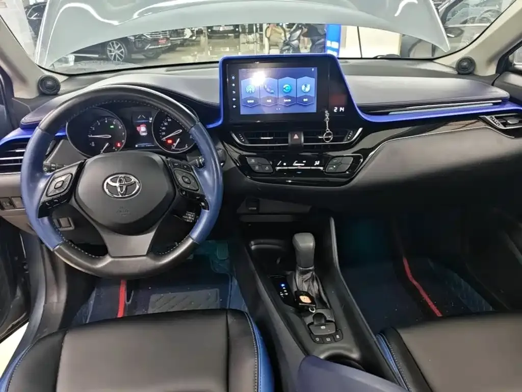 Toyota C-HR — фото 2