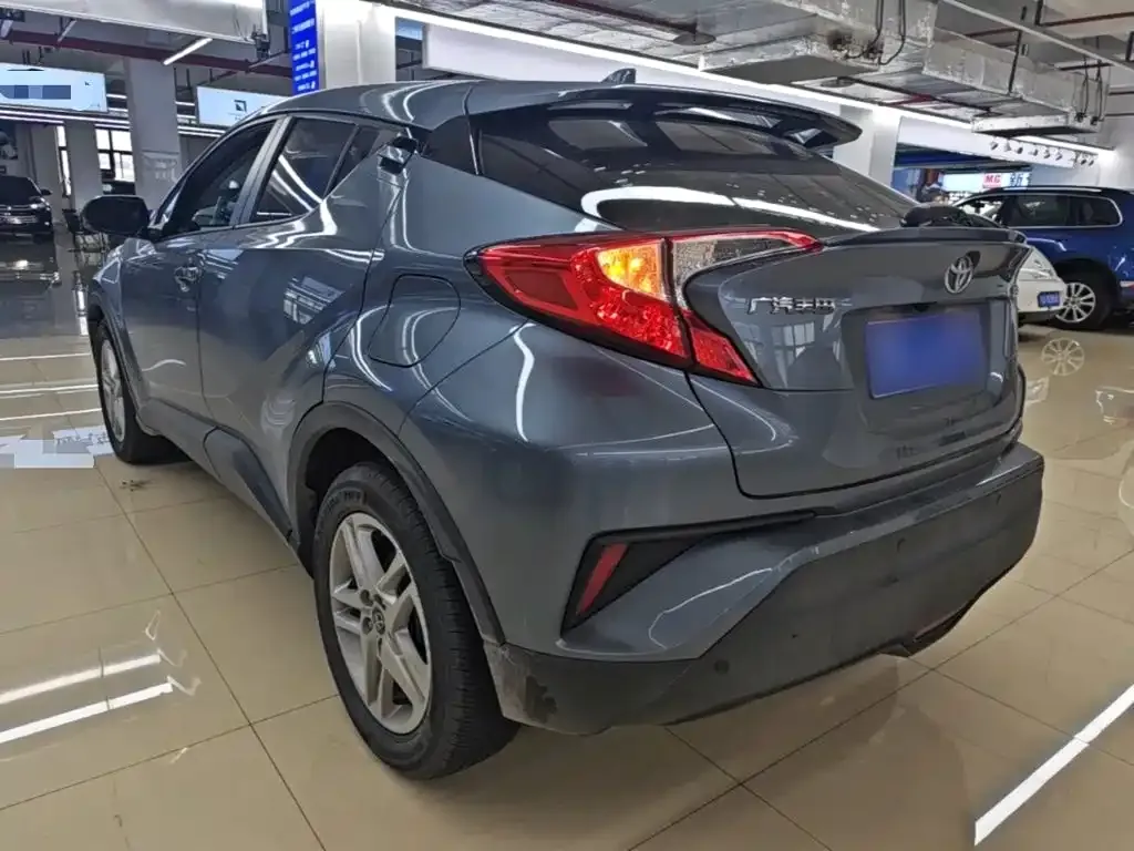 Toyota C-HR — фото 10