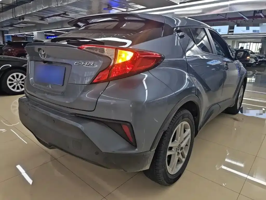 Toyota C-HR — фото 4