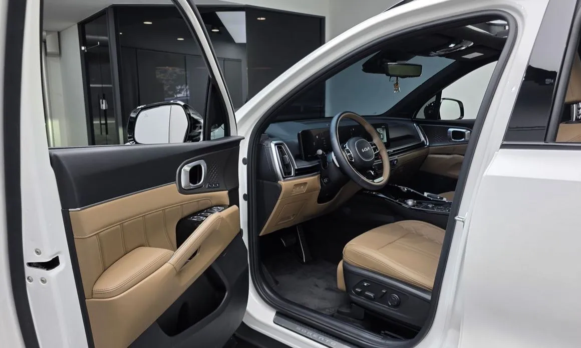 Kia Sorento — фото 7