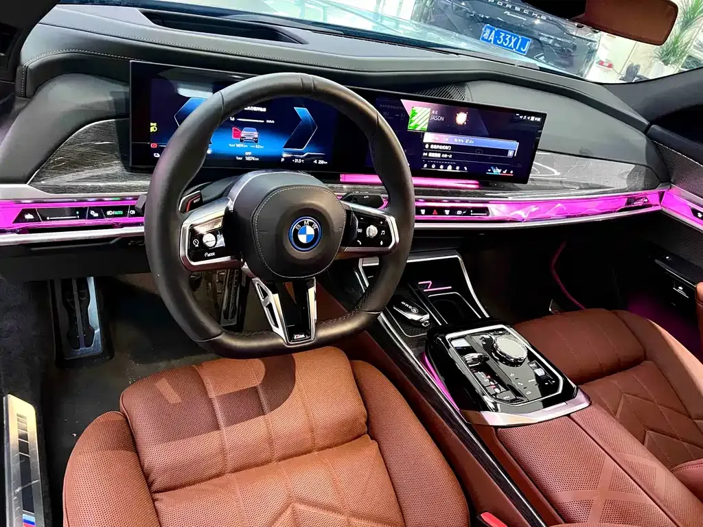 BMW i7 — фото 10