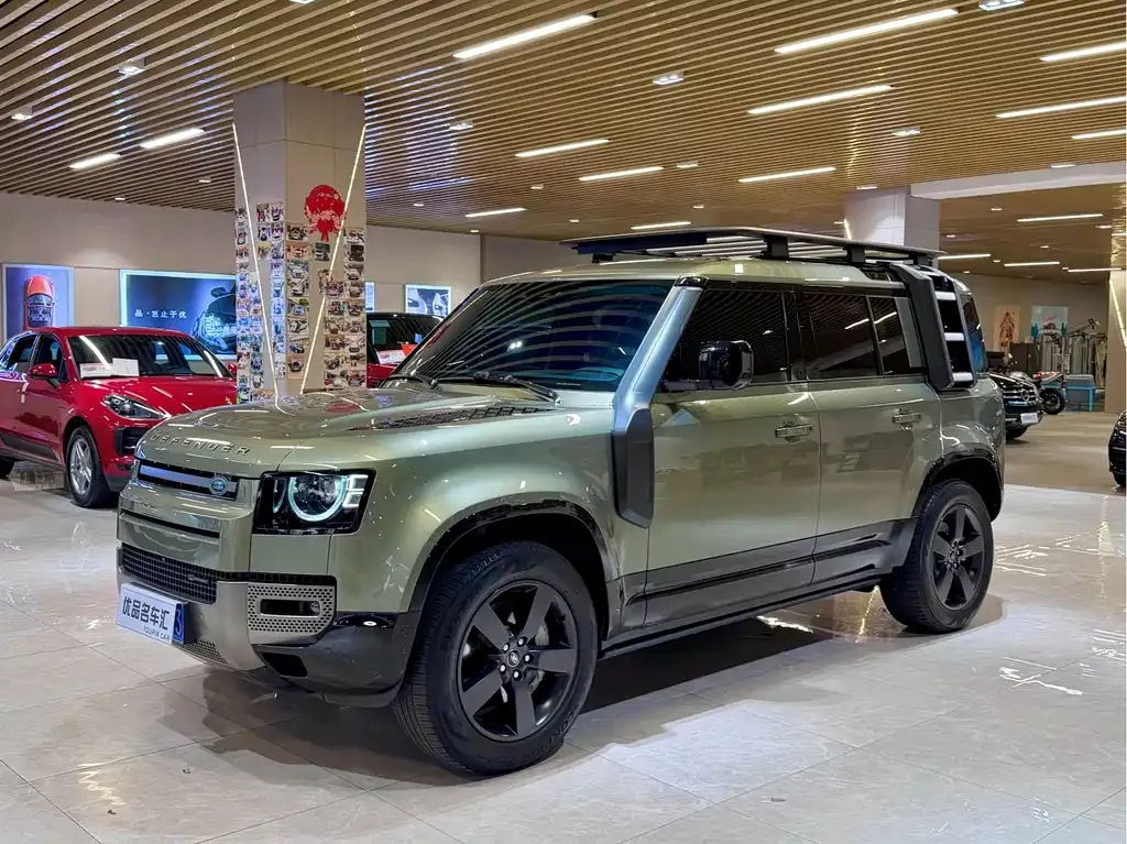 Land Rover Defender — фото 1
