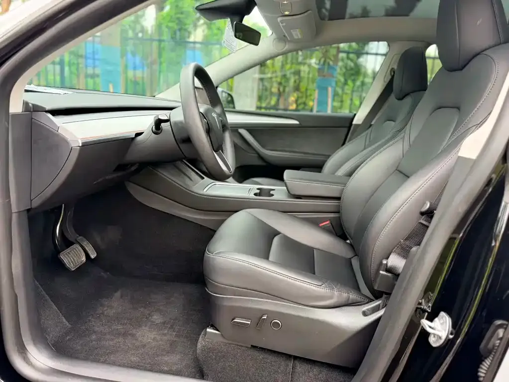 Tesla Model Y — фото 4