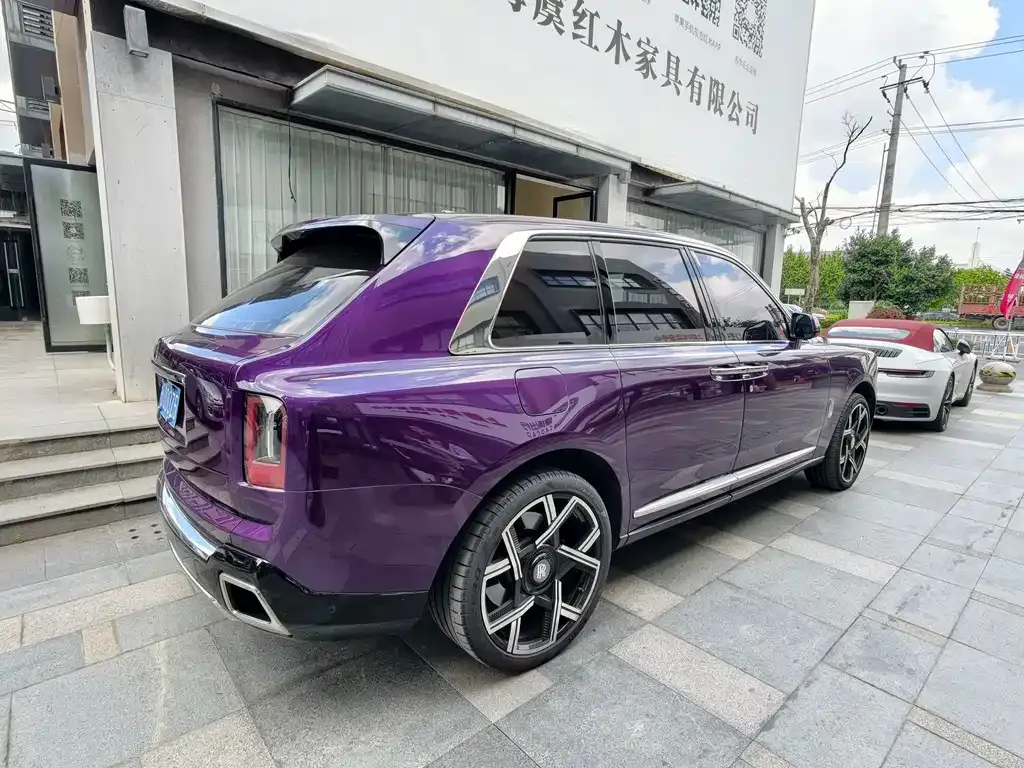 Rolls-Royce Cullinan — фото 10